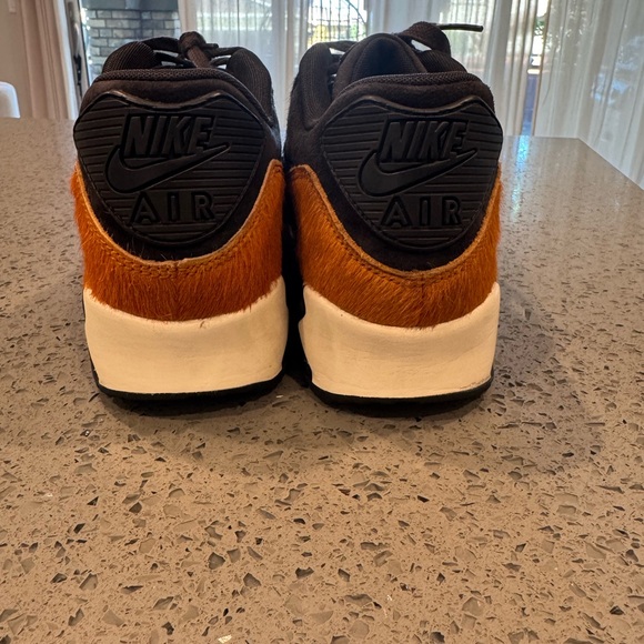 Nike Air Max Black and Brown sneaker - Picture 4 of 7